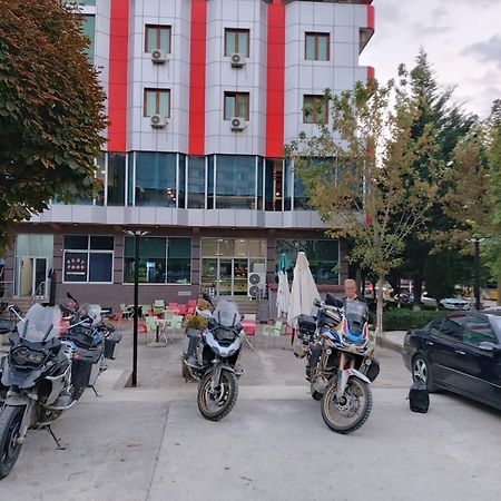 Hotel Piazza Peshkopia Kültér fotó