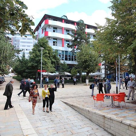 Hotel Piazza Peshkopia Kültér fotó