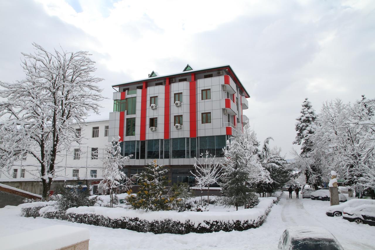 Hotel Piazza Peshkopia Kültér fotó