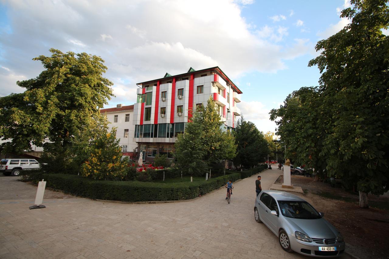 Hotel Piazza Peshkopia Kültér fotó