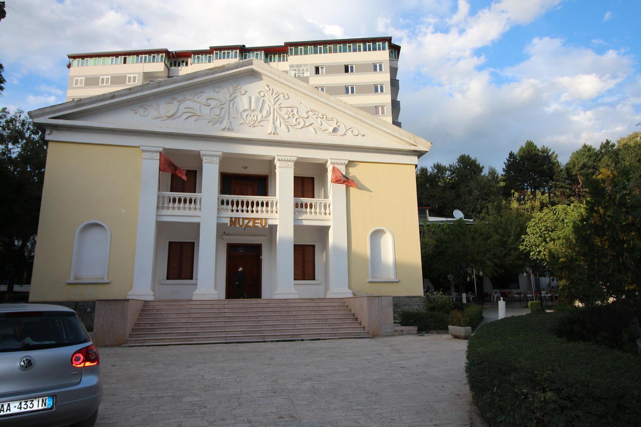 Hotel Piazza Peshkopia Kültér fotó