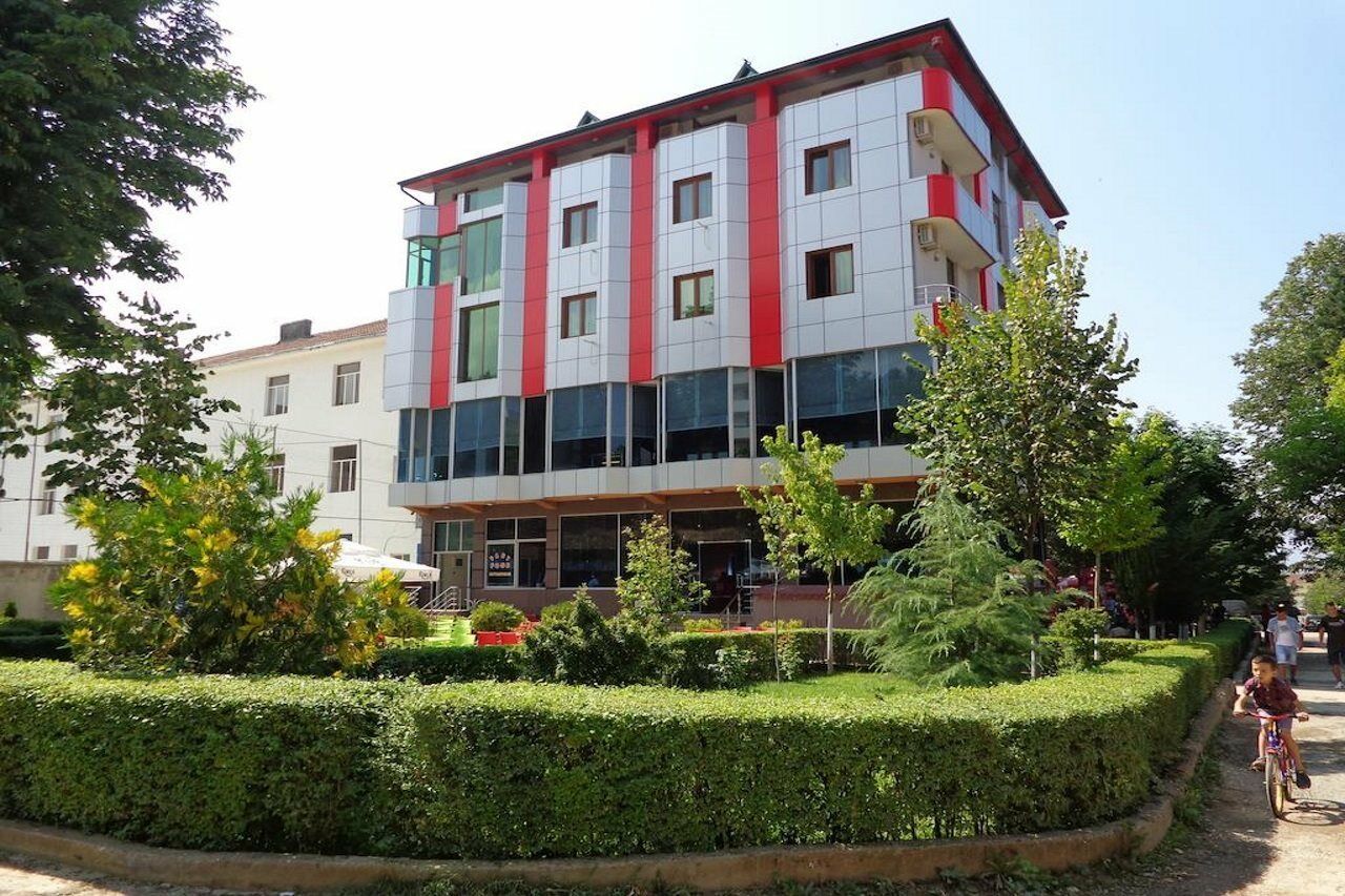 Hotel Piazza Peshkopia Kültér fotó